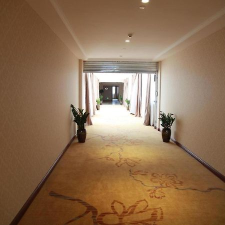 Vienna Hotel Shanghai Pudong Airport Esterno foto