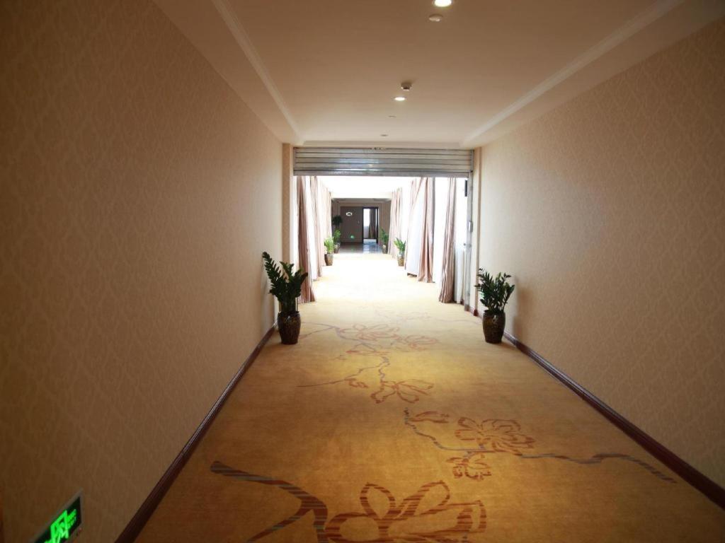 Vienna Hotel Shanghai Pudong Airport Esterno foto
