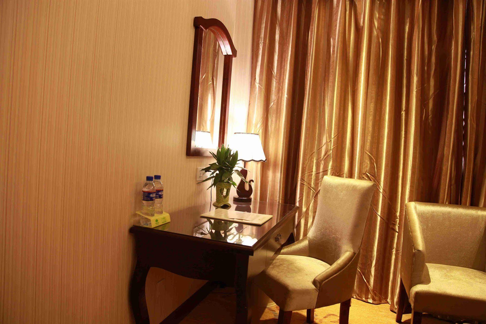 Vienna Hotel Shanghai Pudong Airport Esterno foto