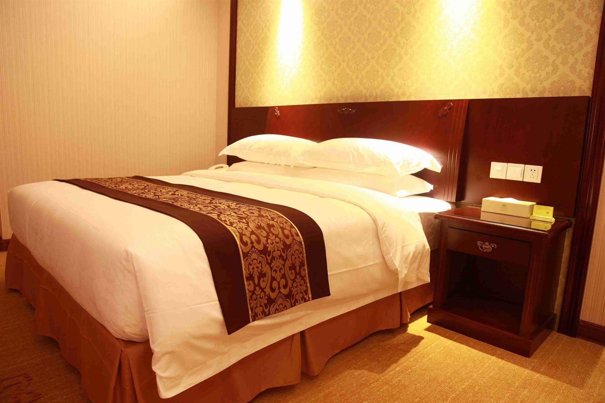 Vienna Hotel Shanghai Pudong Airport Esterno foto