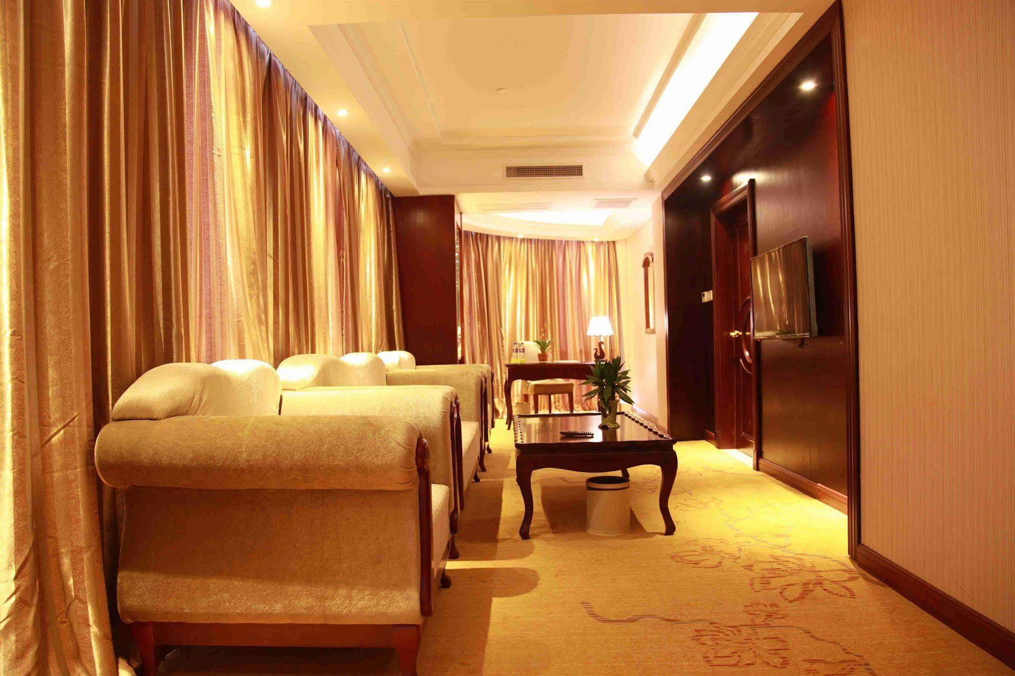 Vienna Hotel Shanghai Pudong Airport Esterno foto
