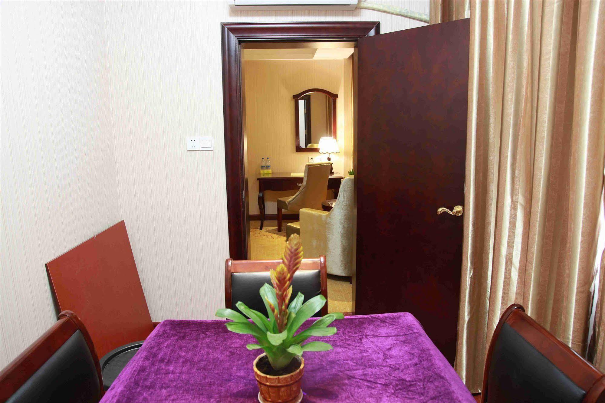 Vienna Hotel Shanghai Pudong Airport Esterno foto