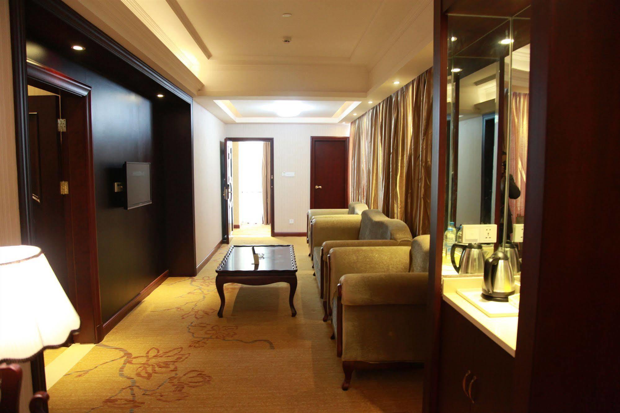 Vienna Hotel Shanghai Pudong Airport Esterno foto