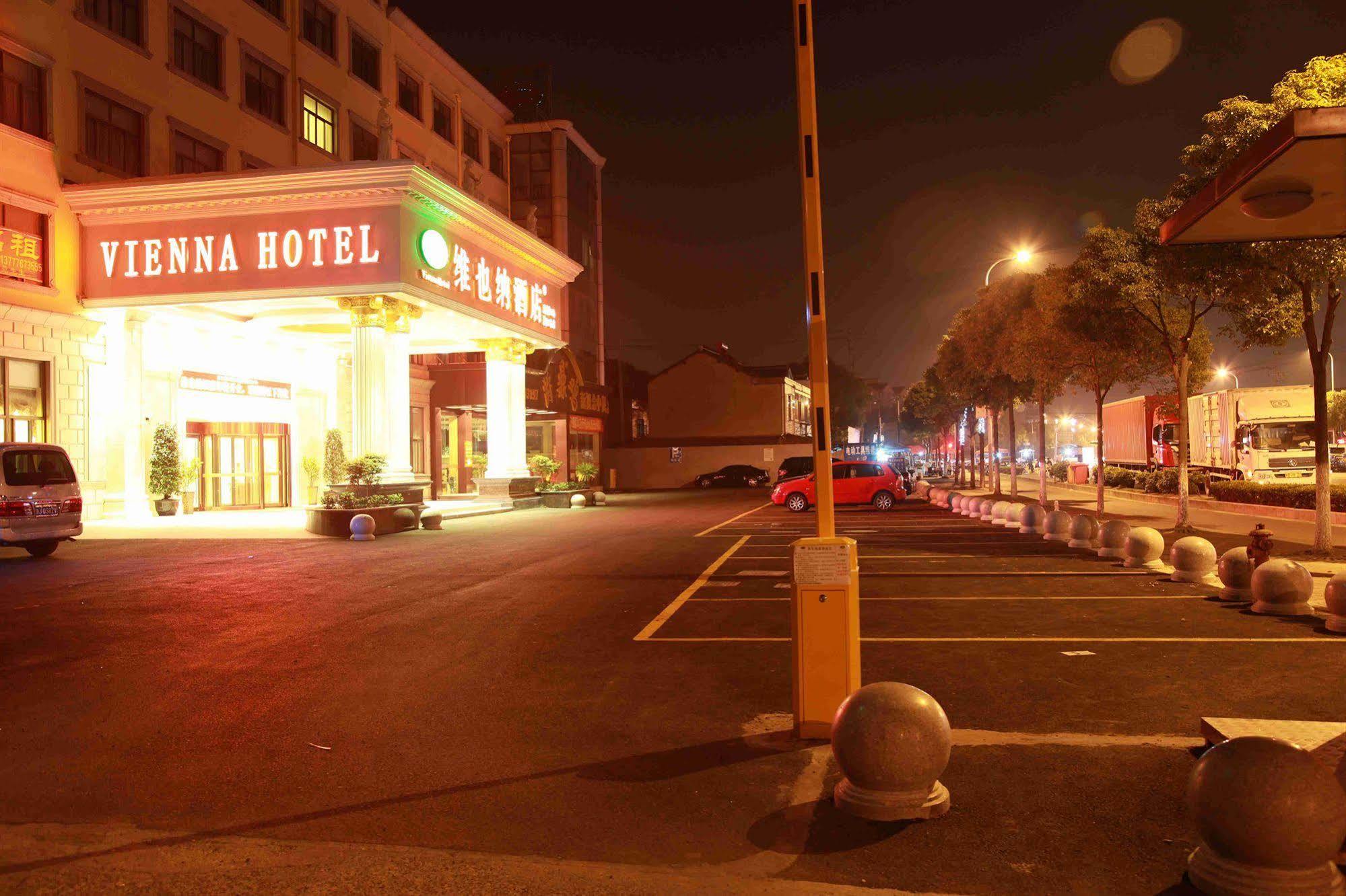 Vienna Hotel Shanghai Pudong Airport Esterno foto